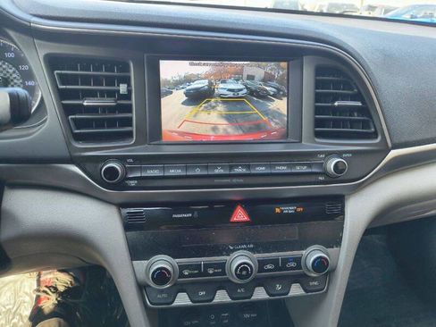 Used 2020 Hyundai Elantra SEL FWD image 14