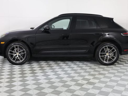 Certified 2026 Porsche Macan AWD/4WD image 2