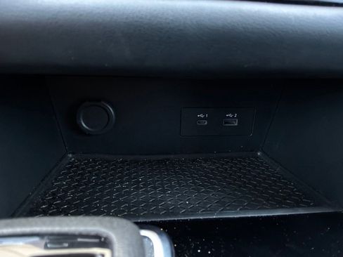 Used 2025 Nissan Pathfinder SV FWD image 26