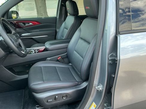 Used 2025 Chevrolet Traverse Z71 AWD/4WD image 16