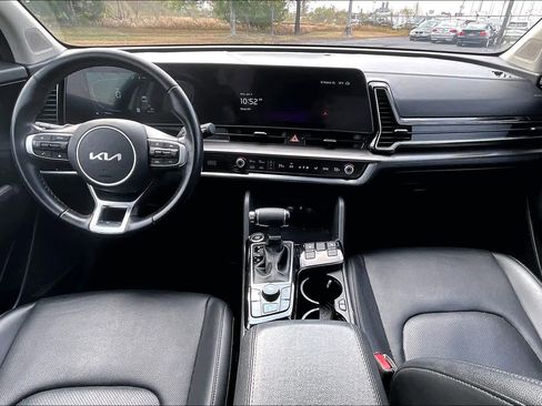 Used 2024 Kia Sportage EX image 15