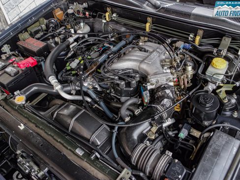 Used 1999 Nissan Pathfinder image 24