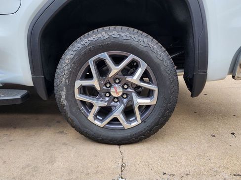 New 2026 GMC Sierra 1500 SLT image 53