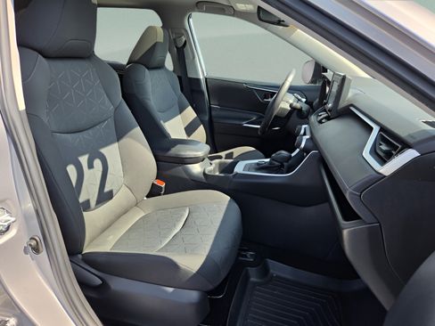 Used 2022 Toyota RAV4 XLE w/ Convenience Package AWD/4WD image 13