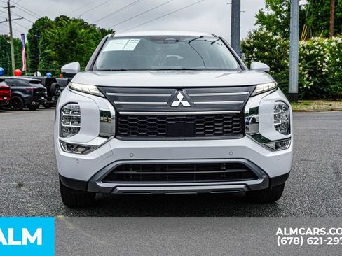 Used 2025 Mitsubishi Outlander SE FWD image 10