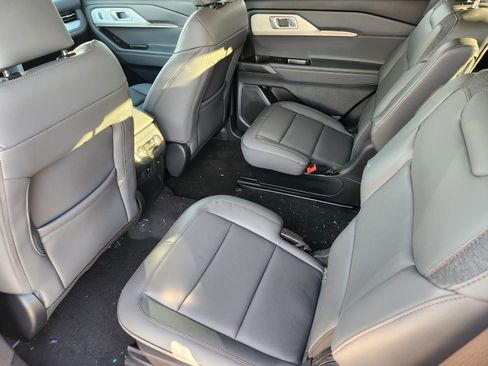 New 2026 Ford Explorer Active w/ Active Comfort Package image 24