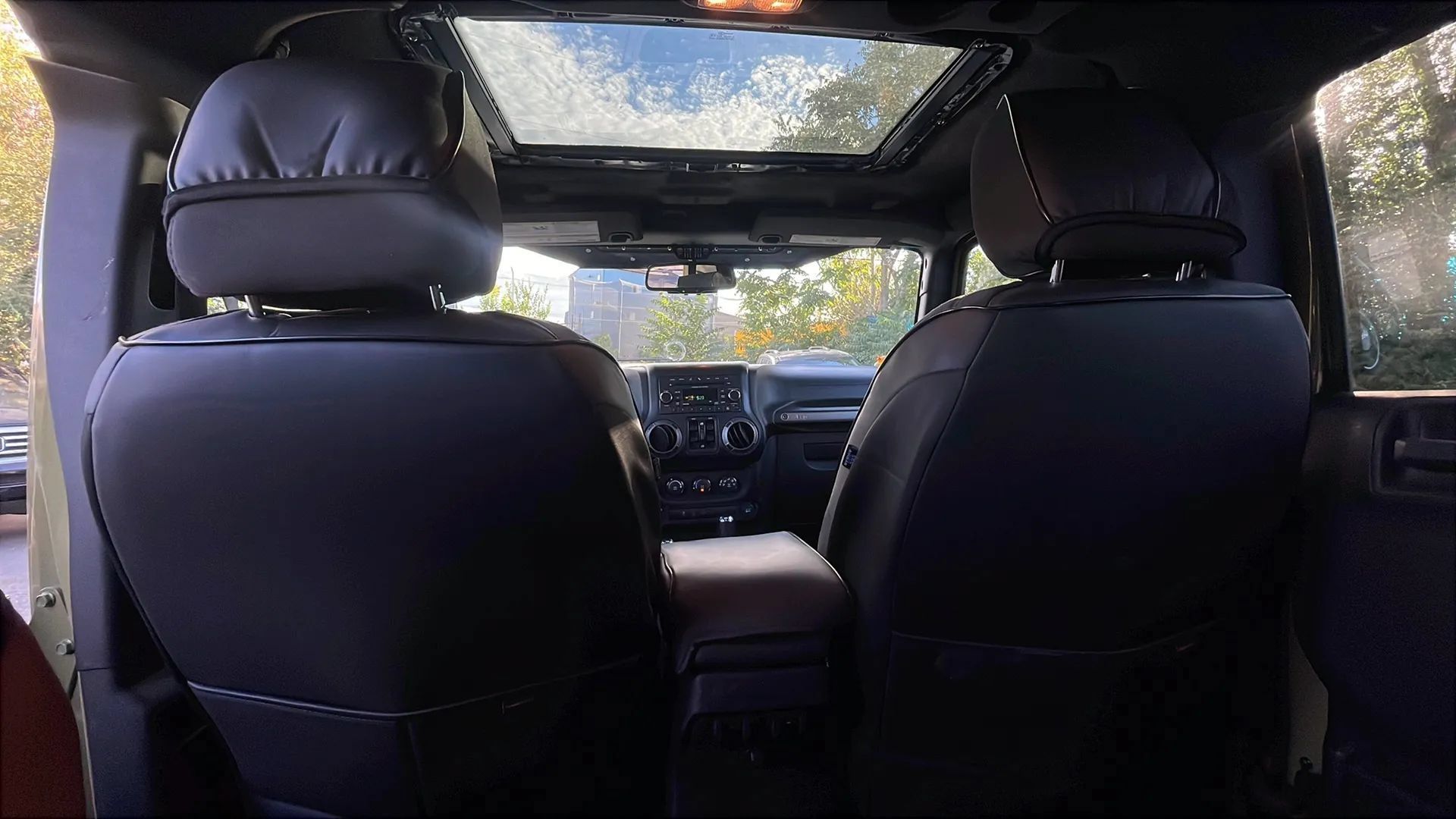 Used 2013 Jeep Wrangler Unlimited Sport AWD/4WD image 12