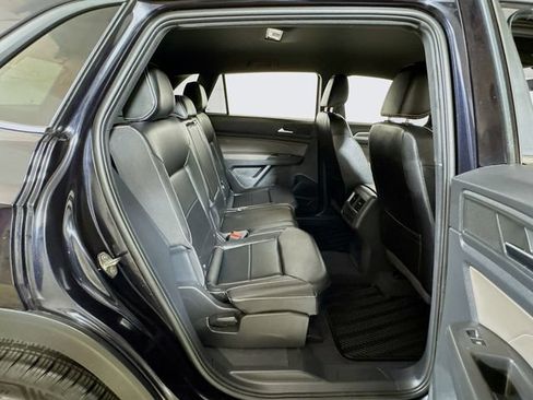 Used 2022 Volkswagen Atlas Cross Sport SE FWD image 24