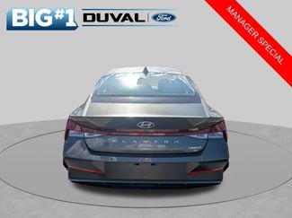Used 2025 Hyundai Elantra Limited FWD video 5