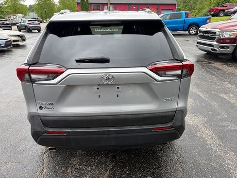 Used 2019 Toyota RAV4 XLE FWD image 7