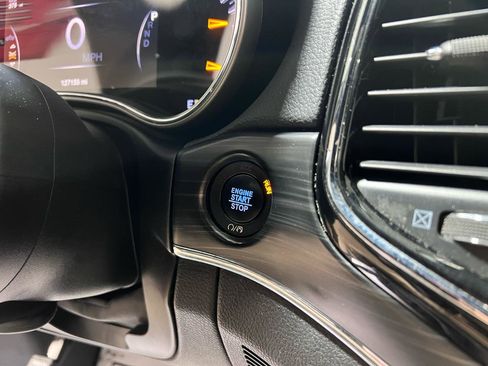 Used 2020 Jeep Grand Cherokee Limited AWD/4WD image 12