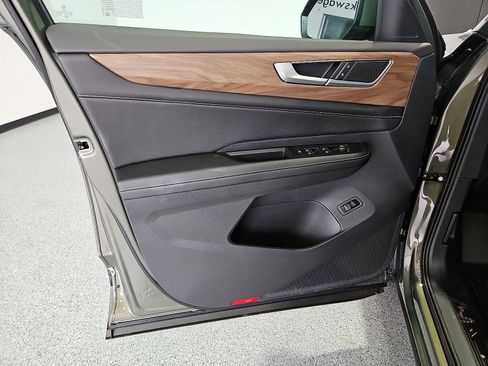 New 2026 Volkswagen Atlas SE FWD image 16