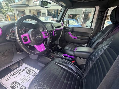 Used 2014 Jeep Wrangler Unlimited Sport w/ Quick Order Package 24S AWD/4WD image 16