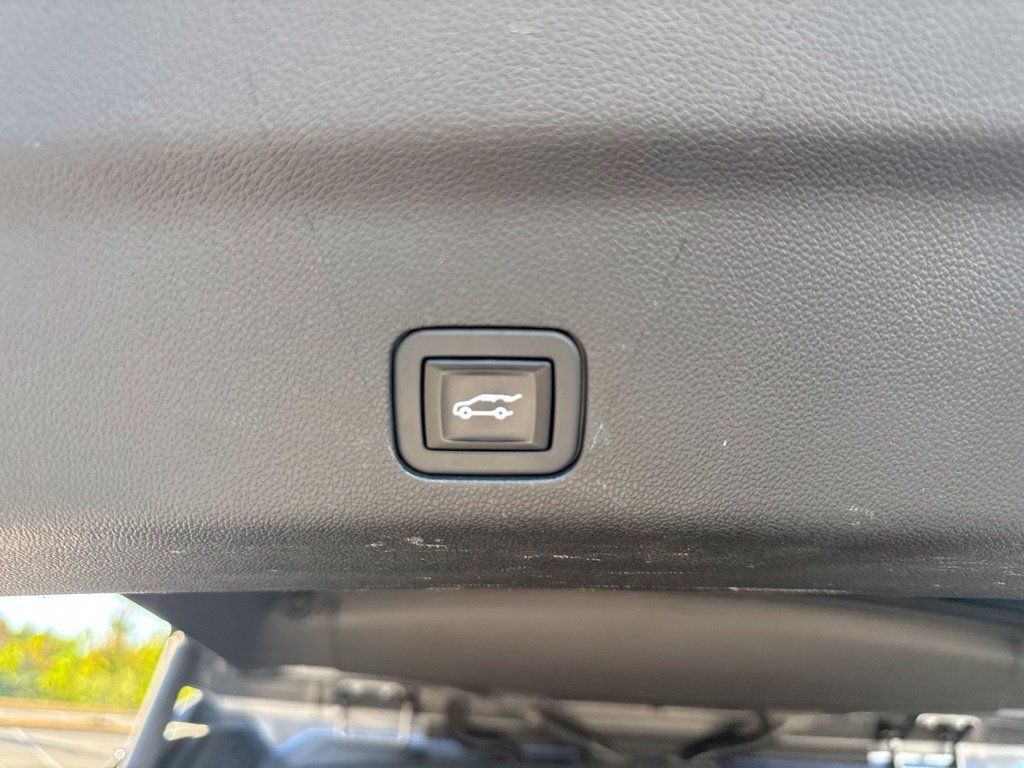 Used 2021 Chevrolet Tahoe LT w/ Luxury Package AWD/4WD image 25