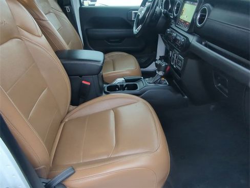 Used 2022 Jeep Wrangler Unlimited Sahara w/ Cold Weather Group image 26