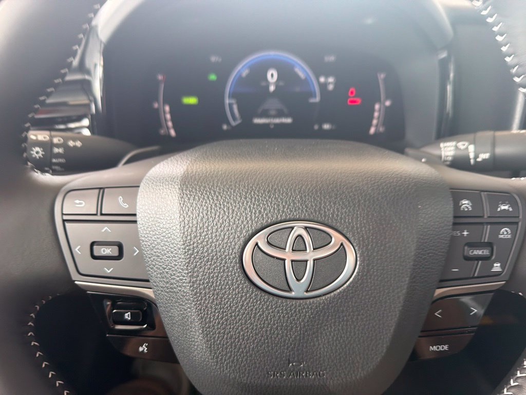 Used 2026 Toyota Camry SE FWD image 16