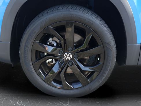 Certified 2023 Volkswagen Taos SE w/ Panoramic Sunroof Package FWD image 10