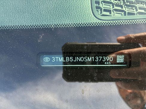 Used 2025 Toyota Tacoma TRD Off-Road AWD/4WD image 23