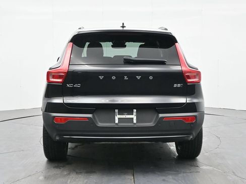 Used 2024 Volvo XC40 B5 Core AWD/4WD image 6