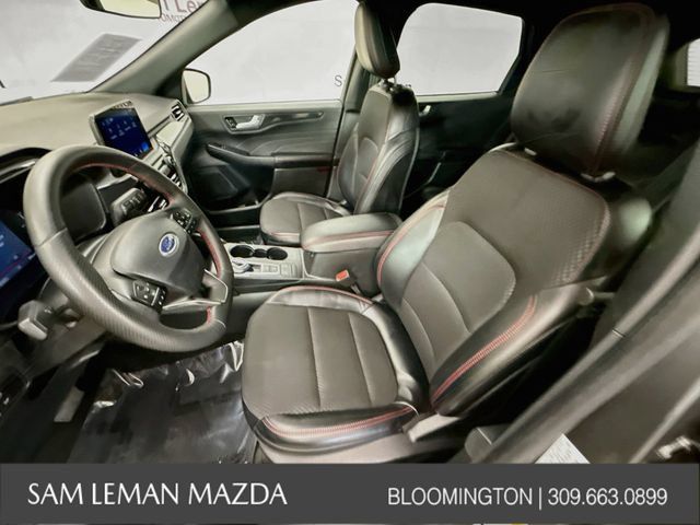 Used 2025 Ford Escape ST-Line FWD image 3
