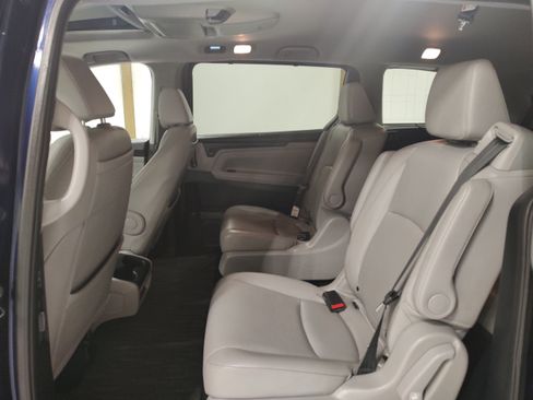 Used 2024 Honda Odyssey Touring image 9