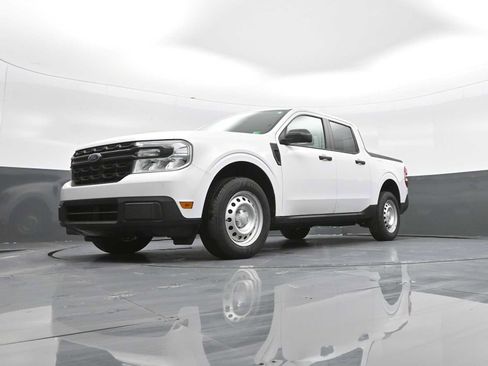 Used 2023 Ford Maverick XL image 36