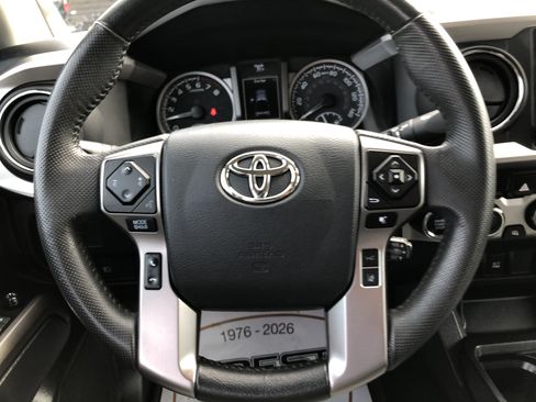 Used 2023 Toyota Tacoma SR5 AWD/4WD image 11