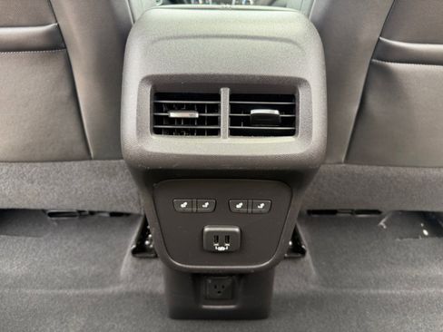 Used 2019 Chevrolet Equinox Premier FWD image 33