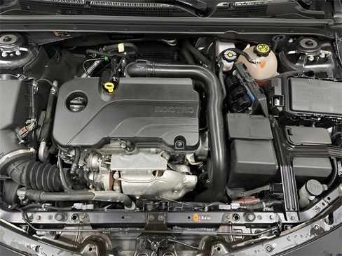 Used 2022 Chevrolet Malibu LT image 54