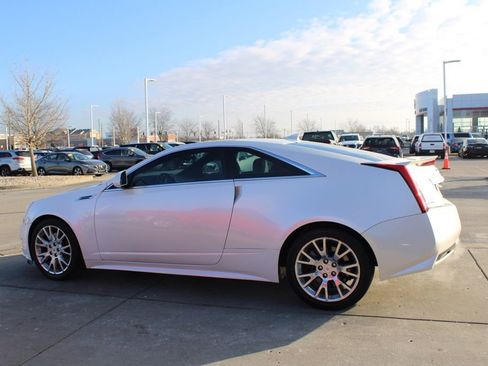 Used 2011 Cadillac CTS Premium image 4