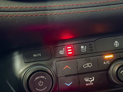 Used 2023 Dodge Durango GT AWD/4WD image 22