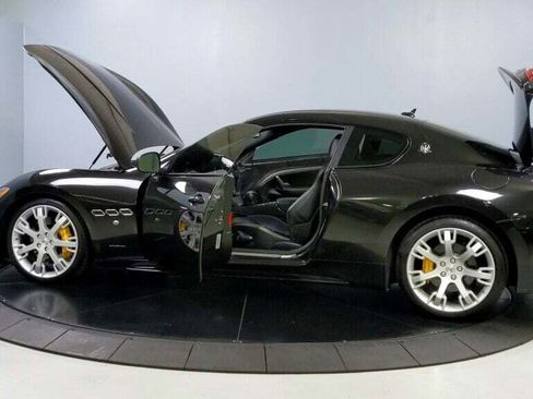 Used 2014 Maserati GranTurismo Sport image 15