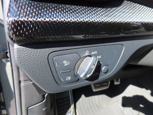 Used 2023 Audi SQ5 Premium w/ Convenience Package image 14