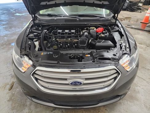 Used 2017 Ford Taurus SE FWD image 33
