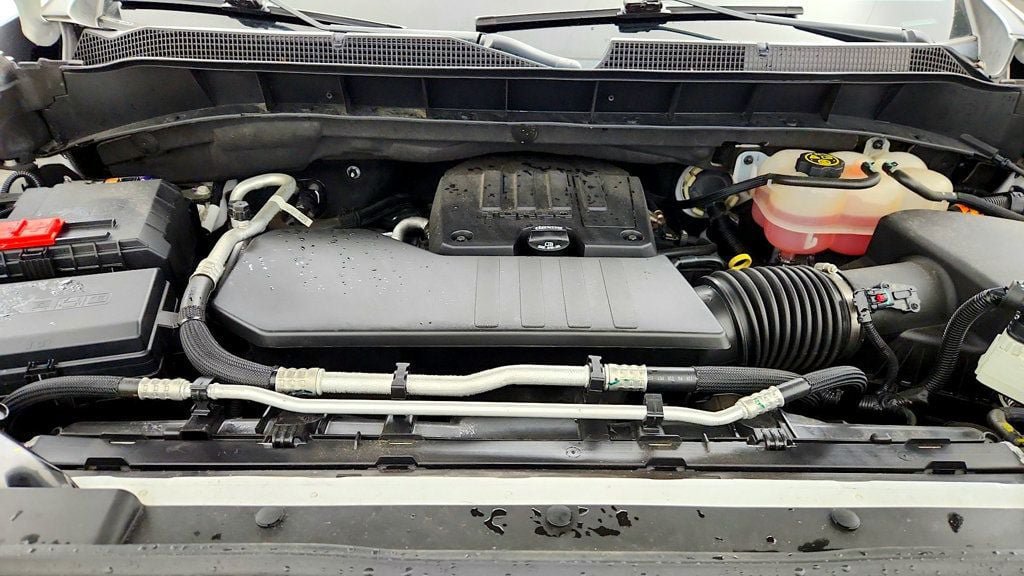 Used 2022 Chevrolet Silverado 1500 LT AWD/4WD image 25
