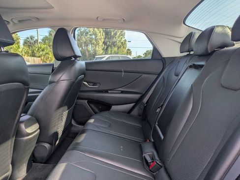 Used 2023 Hyundai Elantra Limited FWD image 14