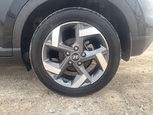 Used 2023 Hyundai Venue SEL FWD image 16