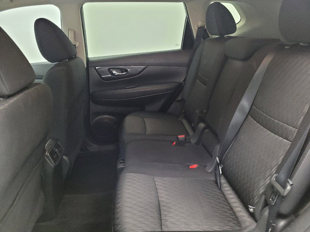 Used 2018 Nissan Rogue SV FWD image 18