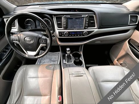 Used 2014 Toyota Highlander XLE AWD/4WD image 14