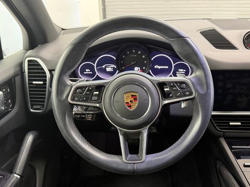 Certified 2023 Porsche Cayenne AWD/4WD image 11