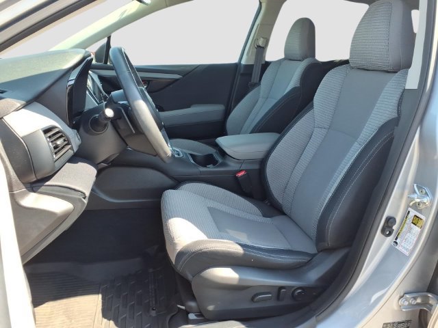 Used 2025 Subaru Outback Premium AWD/4WD image 18