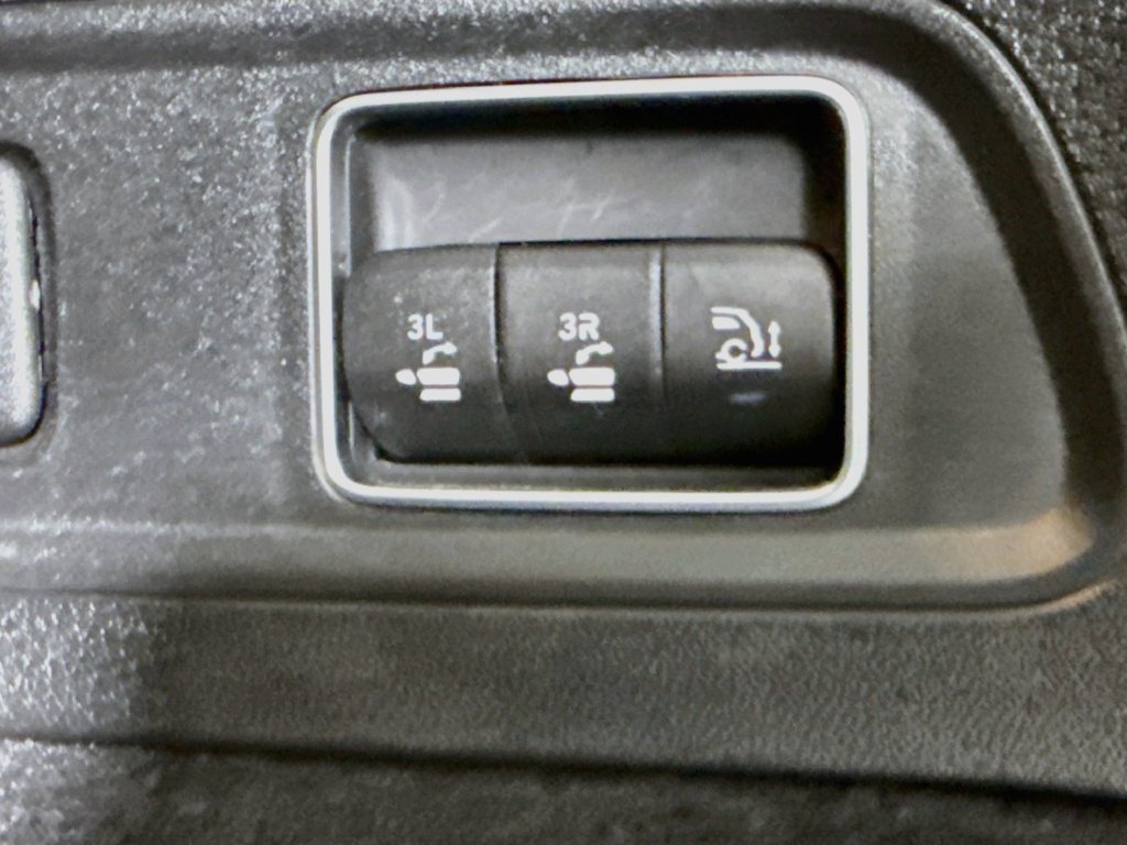 Used 2023 Mercedes-Benz GLS 450 4MATIC image 30