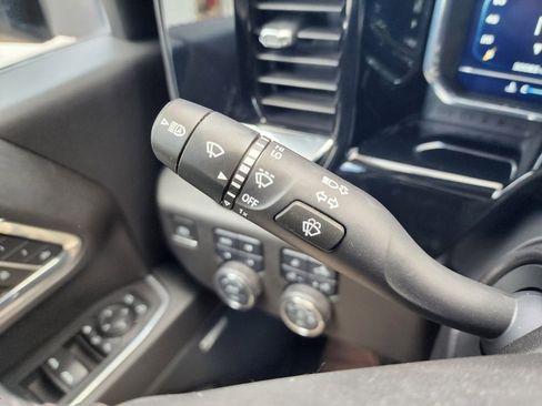 Used 2024 Chevrolet Silverado 2500 LTZ w/ LTZ Convenience Package image 35