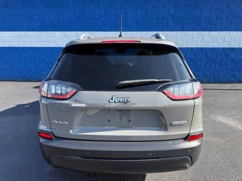 Used 2020 Jeep Cherokee Latitude Plus w/ Cold Weather Group AWD/4WD image 18