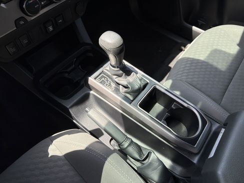 Used 2022 Toyota Tacoma SR5 w/ Technology Package RWD image 30