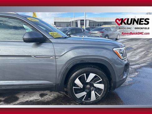 Used 2025 Volkswagen Atlas Cross Sport SE image 15