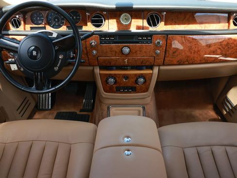 Used 2006 Rolls-Royce Phantom Sedan RWD image 2