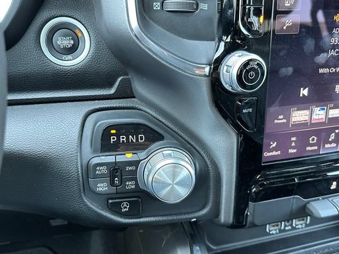 Used 2025 RAM 1500 Laramie AWD/4WD image 30