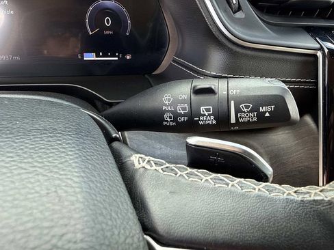 Used 2022 Jeep Grand Cherokee L Limited w/ Luxury Tech Group II AWD/4WD image 37