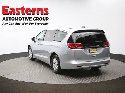 Used 2023 Chrysler Voyager LX image 64